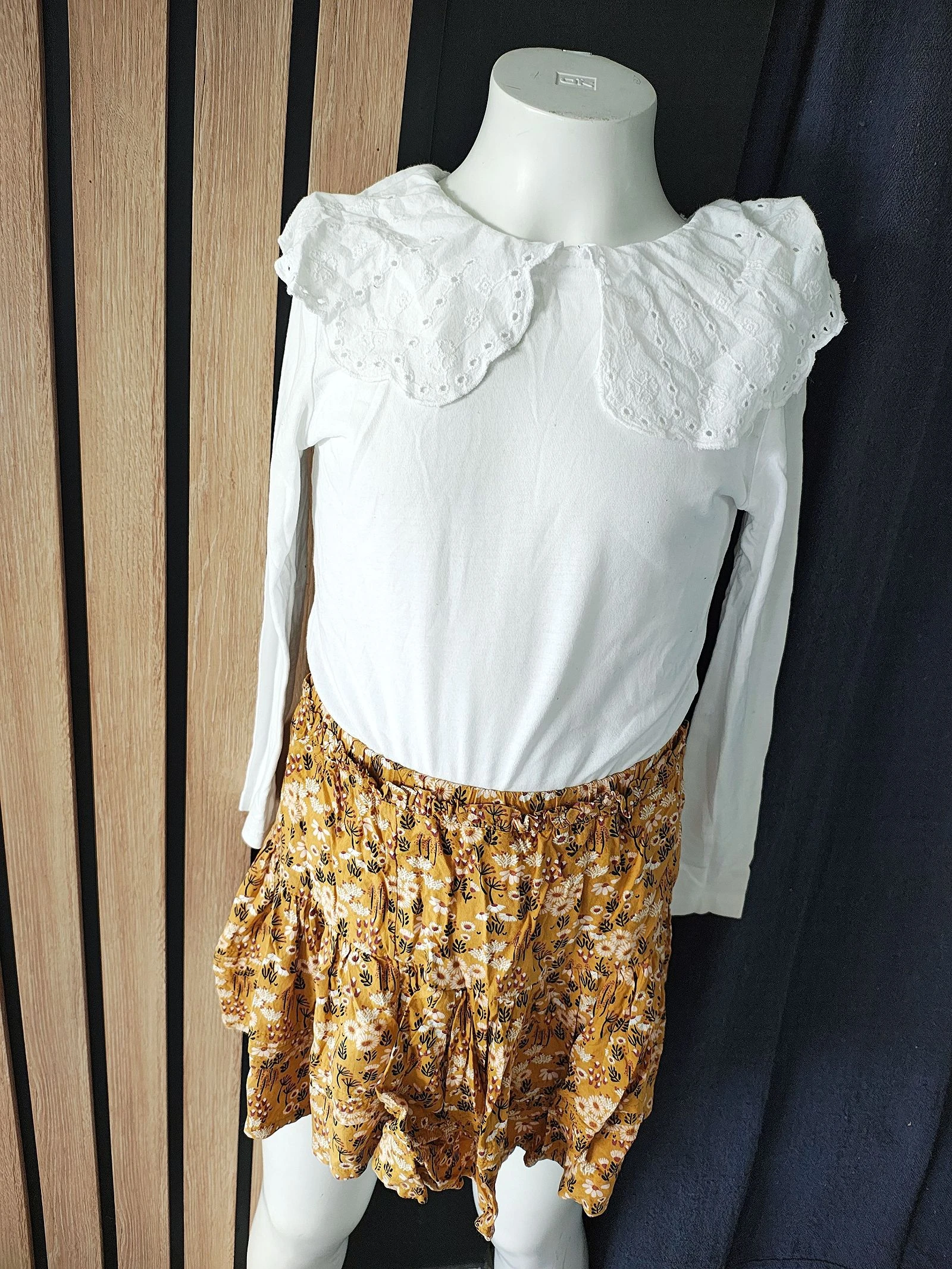 5 ans ensemble teeshirt Kiabi et jupe tape a l'oeil 